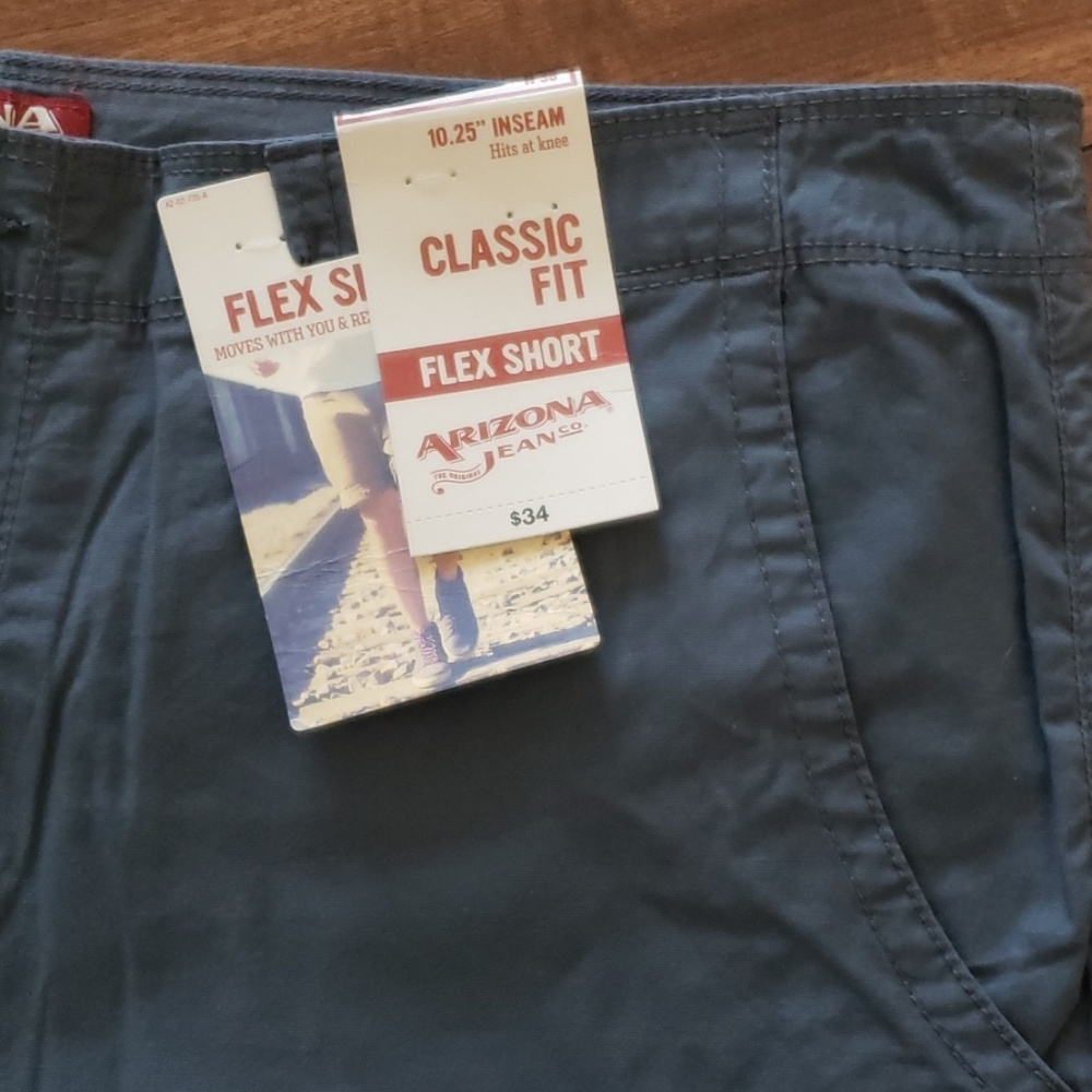 Shorts - Picture 2 of 3